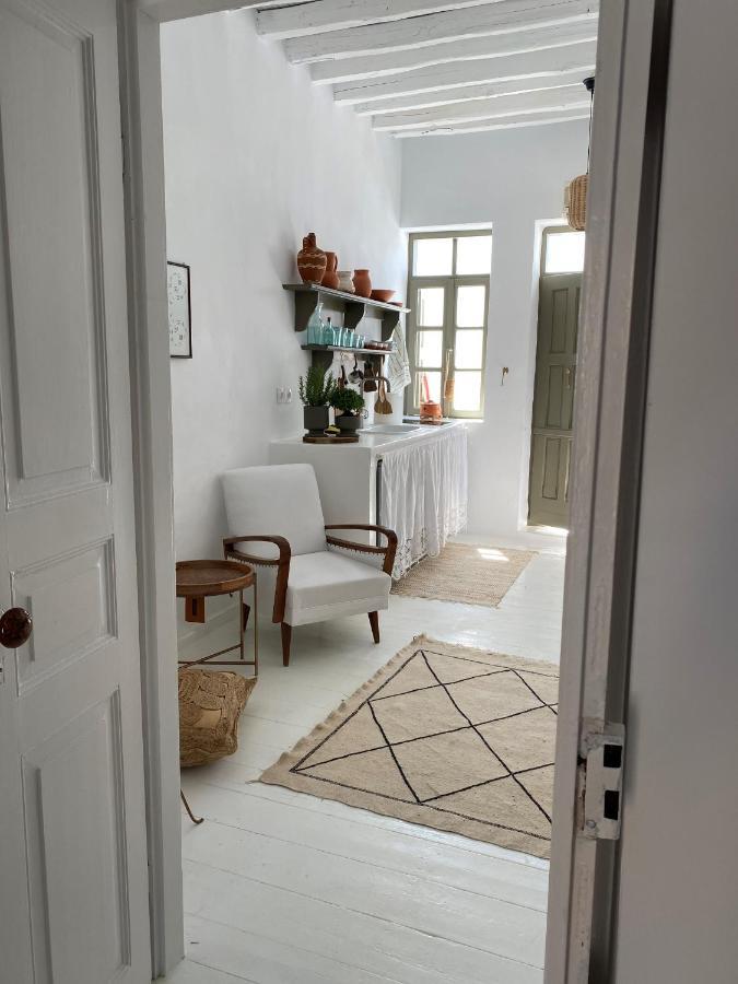 Serifos Olive Buitenkant foto